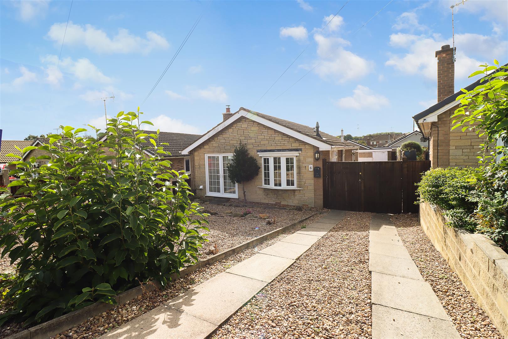 2 bed property in Pindale Avenue, Chesterfield